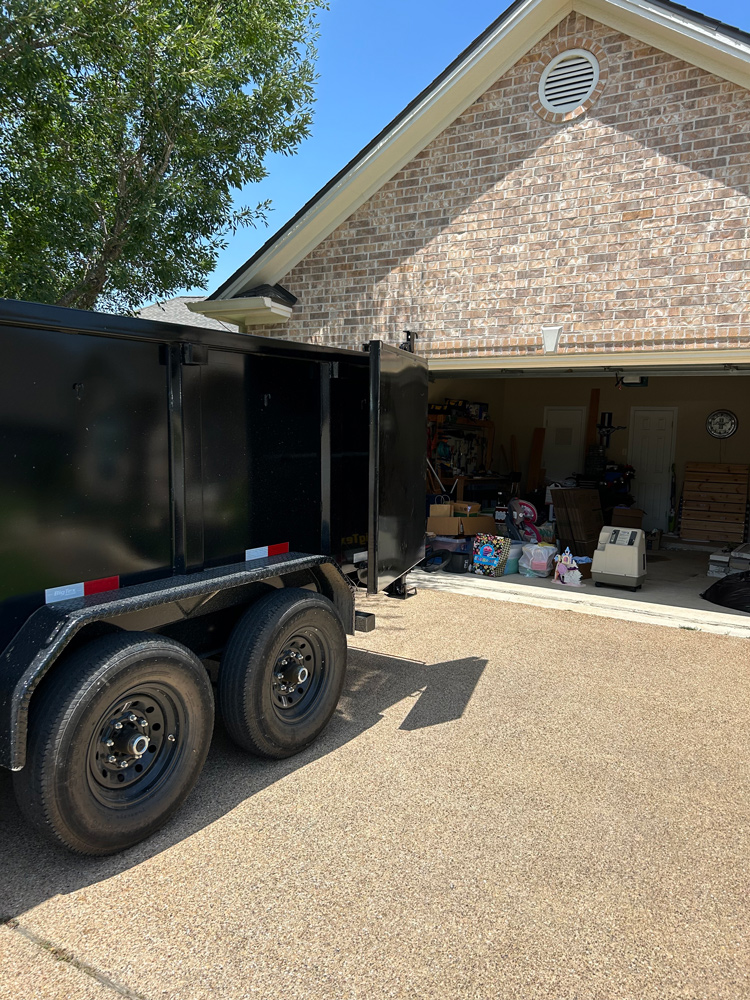 Junk removal service in Navasota, TX